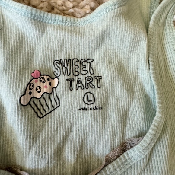 2000s vintage Y2K Sweet Tart cupcake light blue playful womens tank top … - Picture 2 of 3